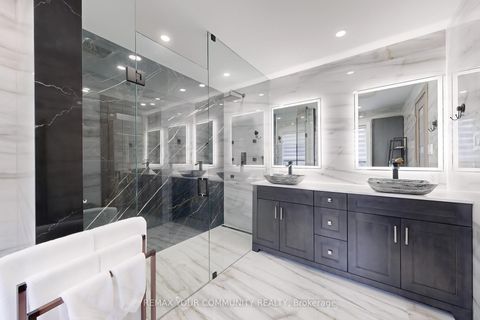 Photo 32 at 1 Princess Isabella Court, Patterson, Vaughan