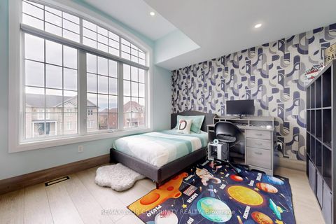 Photo 33 at 1 Princess Isabella Court, Patterson, Vaughan