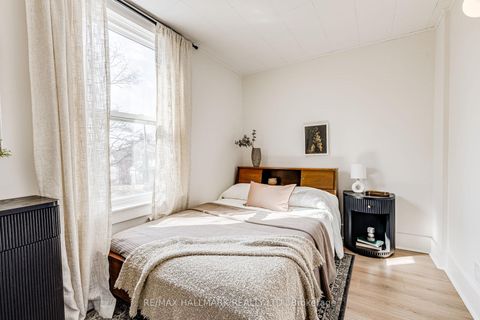 Photo 15 at 31 Myrtle Avenue, South Riverdale, Toronto
