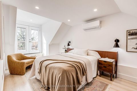 Photo 18 at 31 Myrtle Avenue, South Riverdale, Toronto