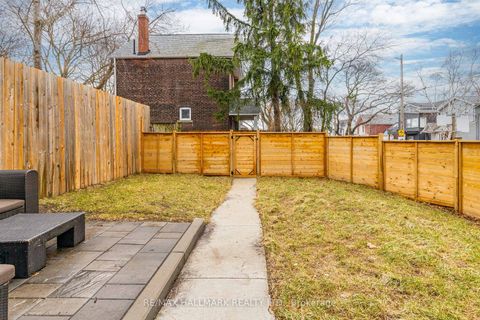 Photo 24 at 31 Myrtle Avenue, South Riverdale, Toronto