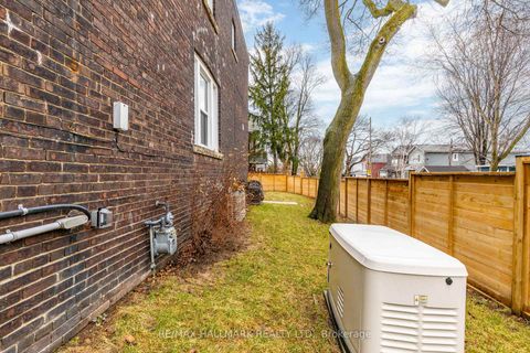 Photo 26 at 31 Myrtle Avenue, South Riverdale, Toronto