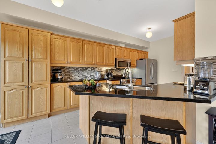 Photo 17 at 577 Osler Court, Summerhill Estates, Newmarket