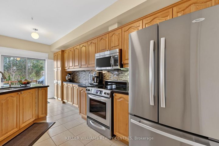 Photo 19 at 577 Osler Court, Summerhill Estates, Newmarket