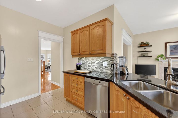 Photo 22 at 577 Osler Court, Summerhill Estates, Newmarket