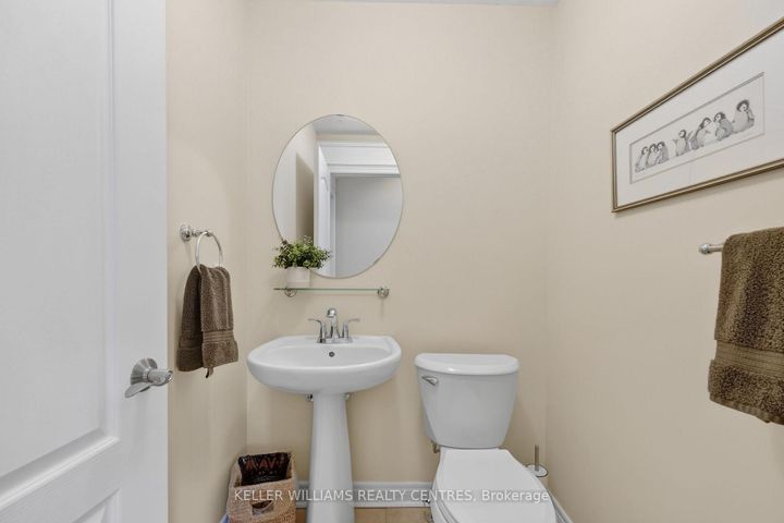 Photo 24 at 577 Osler Court, Summerhill Estates, Newmarket