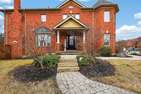 Photo 3 at 577 Osler Court, Summerhill Estates, Newmarket