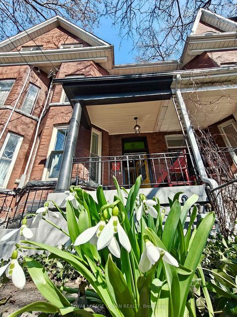 Photo 2 at 33 Euclid Avenue, Bellwoods, Toronto
