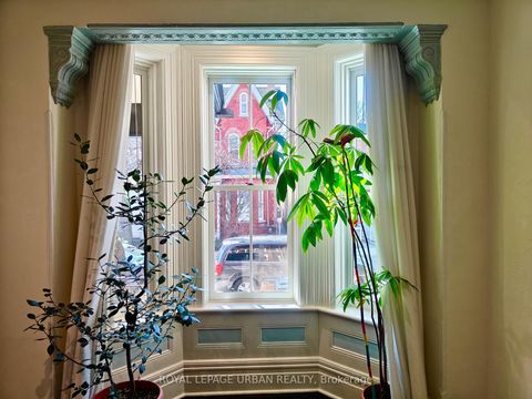 Photo 12 at 33 Euclid Avenue, Bellwoods, Toronto