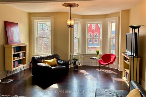 Photo 23 at 33 Euclid Avenue, Bellwoods, Toronto