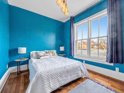 Photo 26 at 33 Euclid Avenue, Bellwoods, Toronto