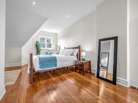 Photo 31 at 33 Euclid Avenue, Bellwoods, Toronto