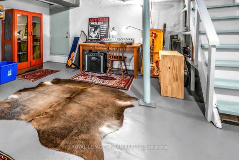 Photo 35 at 33 Euclid Avenue, Bellwoods, Toronto