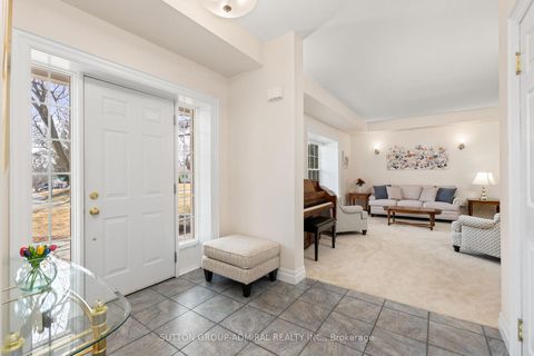 Photo 7 at 54 Starlight Crescent, Mill Pond, Richmond Hill