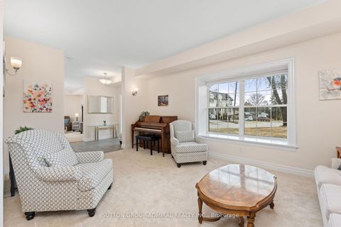 Photo 10 at 54 Starlight Crescent, Mill Pond, Richmond Hill