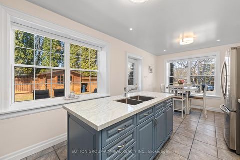 Photo 14 at 54 Starlight Crescent, Mill Pond, Richmond Hill