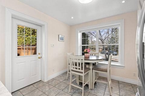 Photo 18 at 54 Starlight Crescent, Mill Pond, Richmond Hill