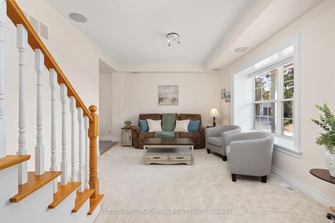 Photo 19 at 54 Starlight Crescent, Mill Pond, Richmond Hill