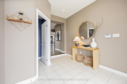 Photo 3 at 99 Card Lumber Crescent, Kleinburg, Vaughan