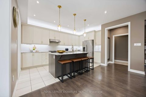 Photo 9 at 99 Card Lumber Crescent, Kleinburg, Vaughan