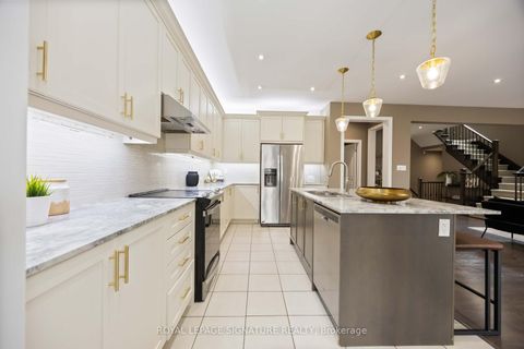 Photo 12 at 99 Card Lumber Crescent, Kleinburg, Vaughan