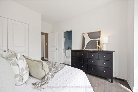 Photo 34 at 99 Card Lumber Crescent, Kleinburg, Vaughan