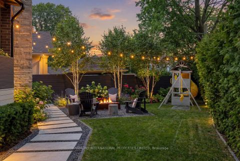 Photo 1 at 16 Greenmount Court, Queensway, Toronto