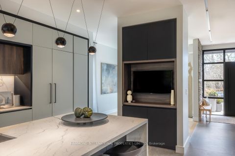 Photo 6 at 16 Greenmount Court, Queensway, Toronto