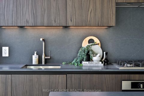 Photo 4 at 607 - 2720 Dundas Street W, Junction Area, Toronto