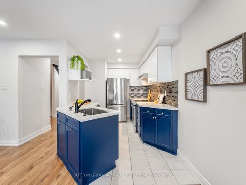 Photo 7 at 81 Parktree Drive, Maple, Vaughan