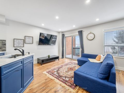 Photo 8 at 81 Parktree Drive, Maple, Vaughan