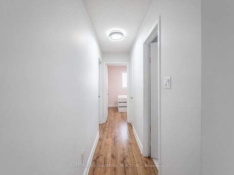 Photo 13 at 81 Parktree Drive, Maple, Vaughan