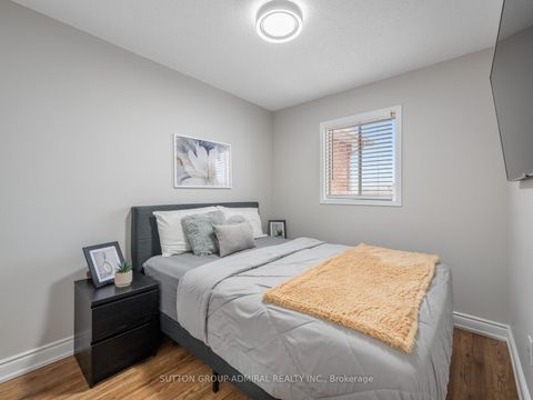 Photo 17 at 81 Parktree Drive, Maple, Vaughan
