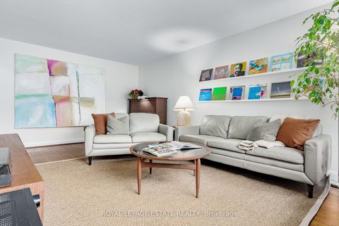 Photo 9 at 11 Garrick Road, Cliffcrest, Toronto