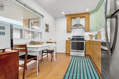 Photo 28 at 11 Garrick Road, Cliffcrest, Toronto