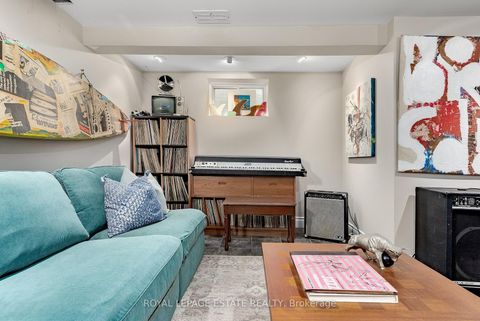 Photo 35 at 11 Garrick Road, Cliffcrest, Toronto