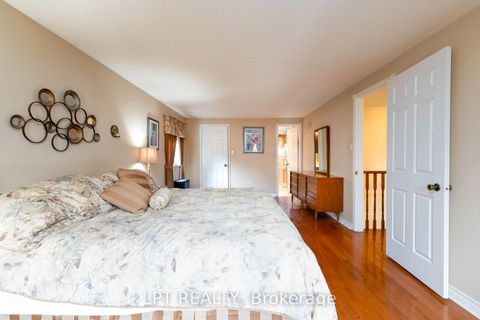 Photo 15 at 54 Meyer Circle, Markham Village, Markham