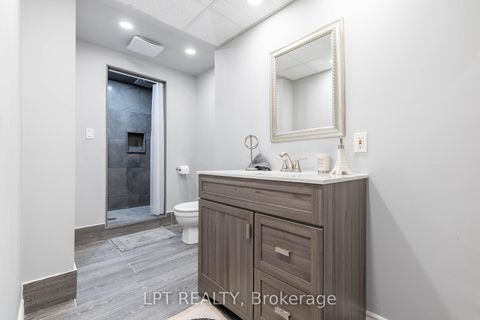 Photo 31 at 54 Meyer Circle, Markham Village, Markham