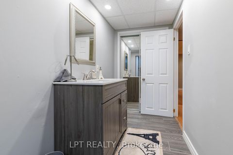 Photo 33 at 54 Meyer Circle, Markham Village, Markham