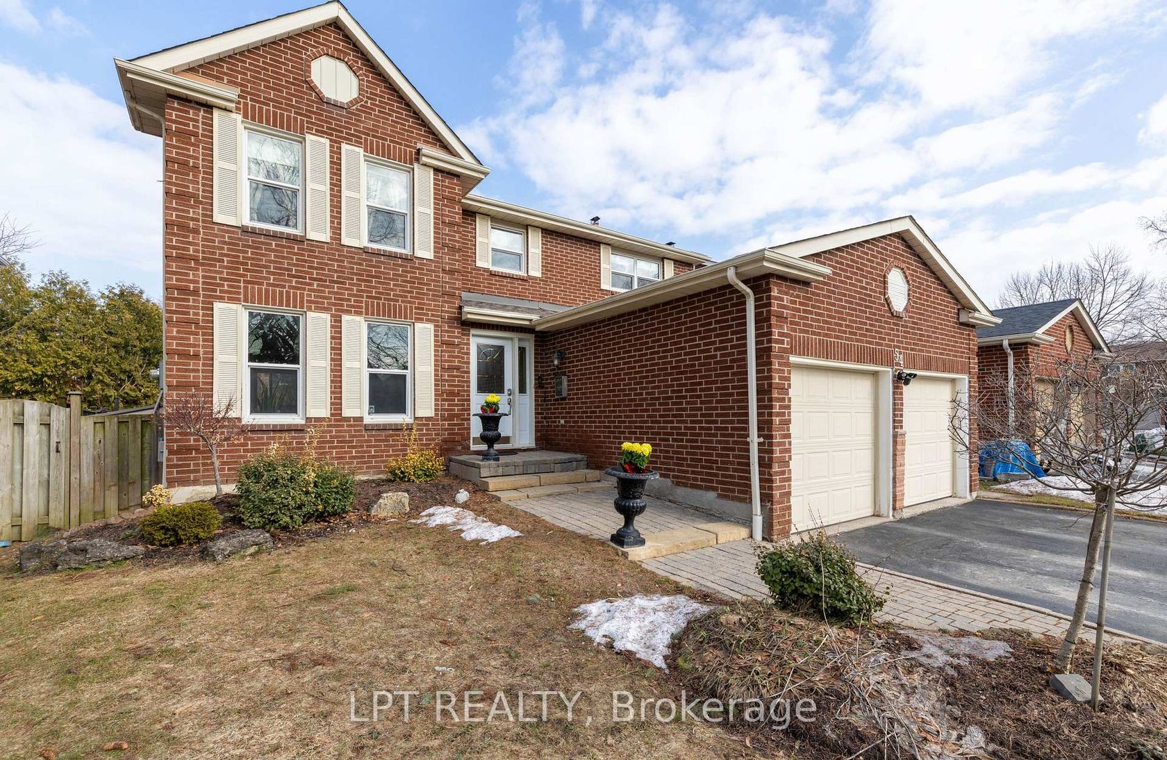 54 Meyer Circle, Markham Village, Markham 