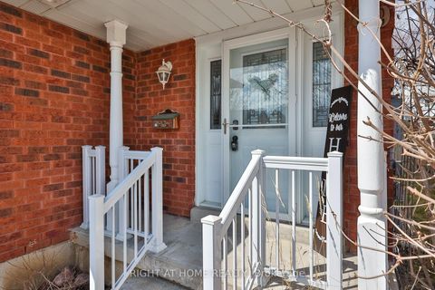 Photo 2 at 89 Vail Meadows Crescent, Bowmanville, Clarington