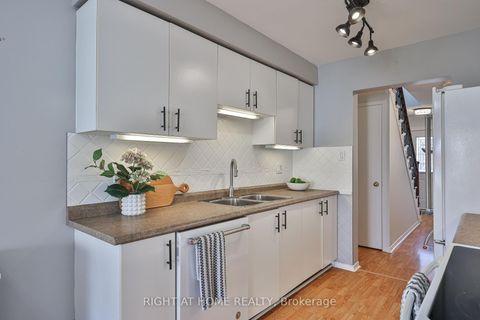 Photo 12 at 89 Vail Meadows Crescent, Bowmanville, Clarington