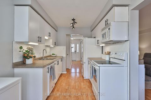 Photo 14 at 89 Vail Meadows Crescent, Bowmanville, Clarington