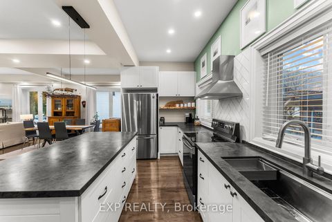 Photo 13 at 12 Frankfort Grove, Sutton & Jackson's Point, Georgina