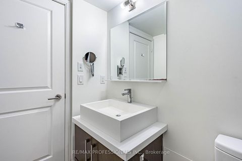 Photo 8 at 708 - 1080 Bay Street, Bay Street Corridor, Toronto