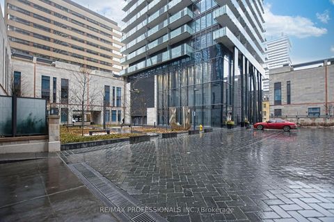 Photo 10 at 708 - 1080 Bay Street, Bay Street Corridor, Toronto