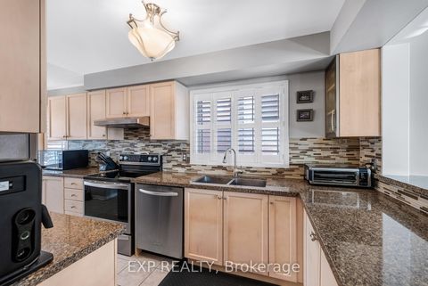 Photo 10 at 45 Sandlewood Court, Bayview Wellington, Aurora