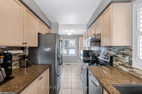 Photo 11 at 45 Sandlewood Court, Bayview Wellington, Aurora