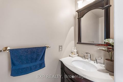 Photo 17 at 45 Sandlewood Court, Bayview Wellington, Aurora