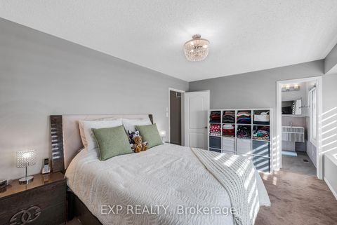 Photo 21 at 45 Sandlewood Court, Bayview Wellington, Aurora